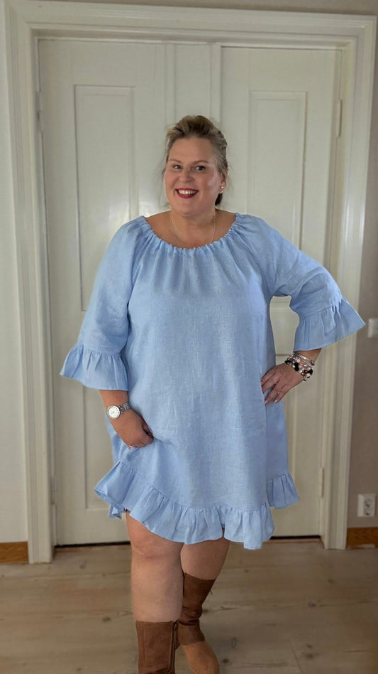 Pellavamekko Vaaleansininen Sara: Kauneus ilman Kikkailua 🤍