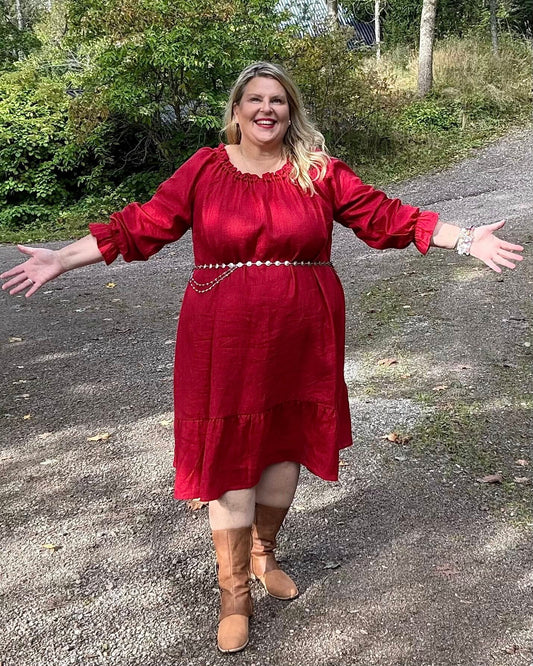 Pellavamekko Punainen Bella: Arjen Eleganssin Pehmeä Syleily 🤍