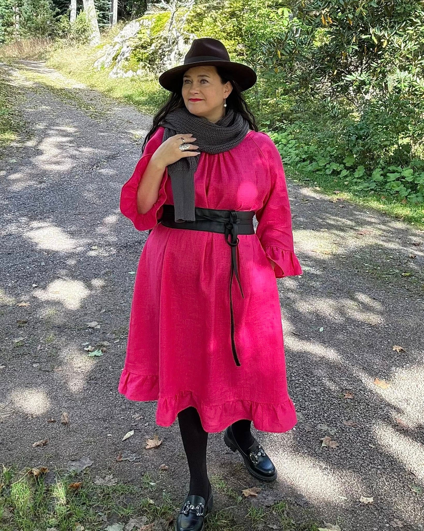 Pellavamekko Vadelma Marie: Ajatonta Kauneutta