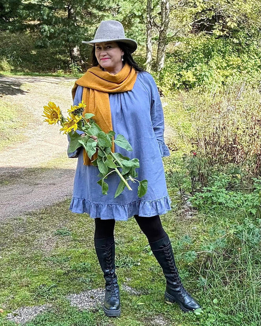 Pellavatunika Siniharmaa: Vapauden Tuntu Kevyessä Pellavassa 🤍