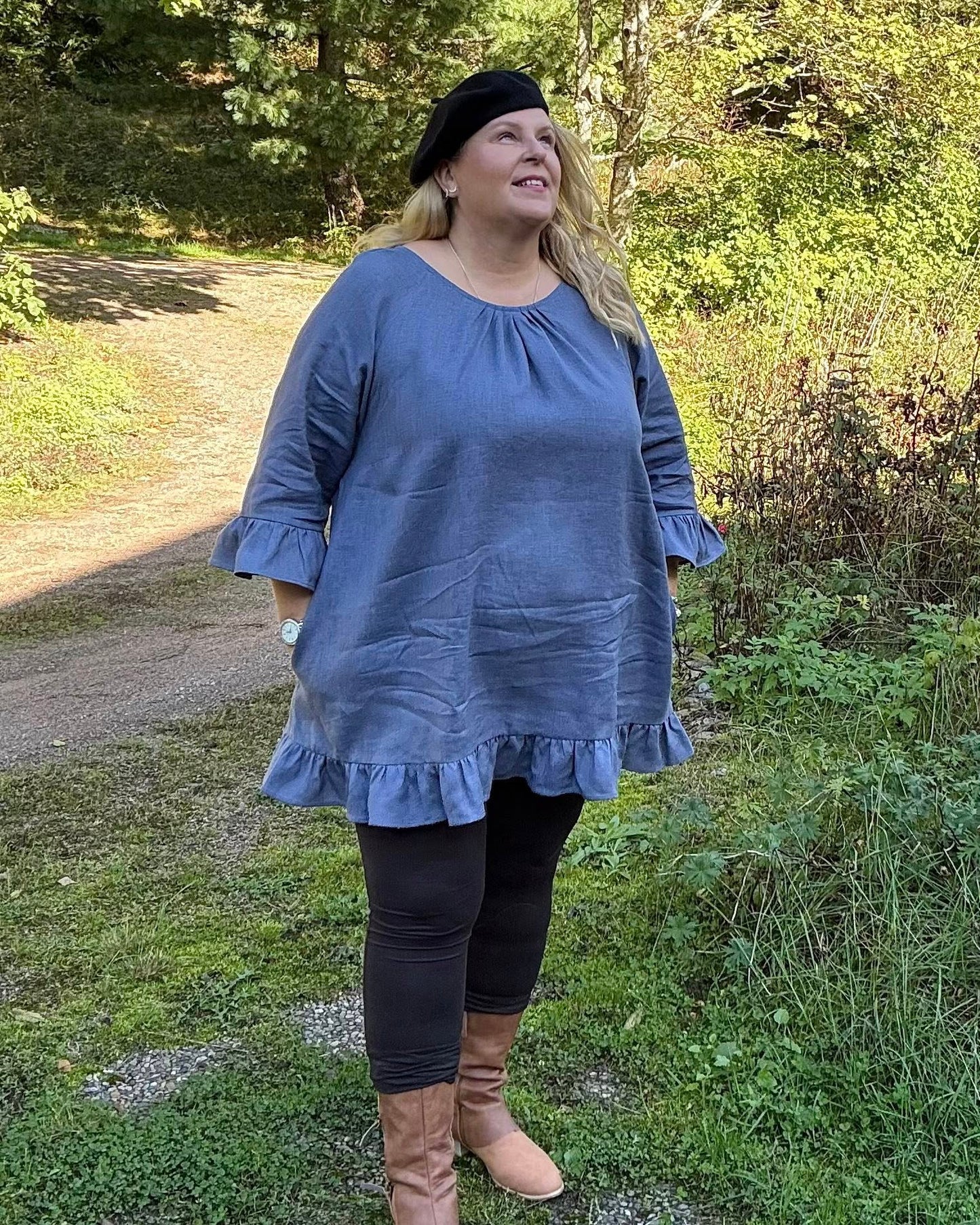 Pellavatunika Siniharmaa: Vapauden Tuntu Kevyessä Pellavassa 🤍