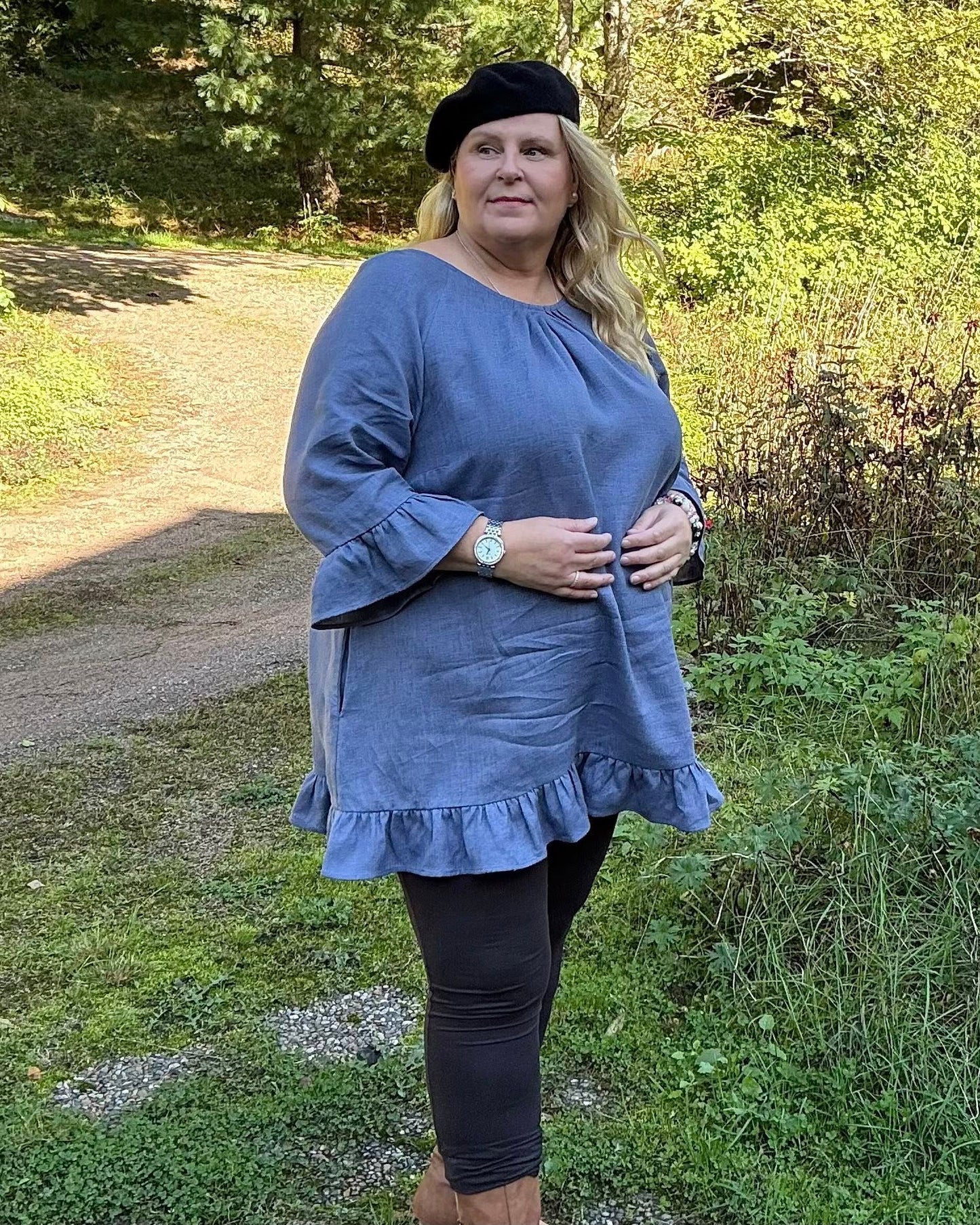 Pellavatunika Siniharmaa: Vapauden Tuntu Kevyessä Pellavassa 🤍