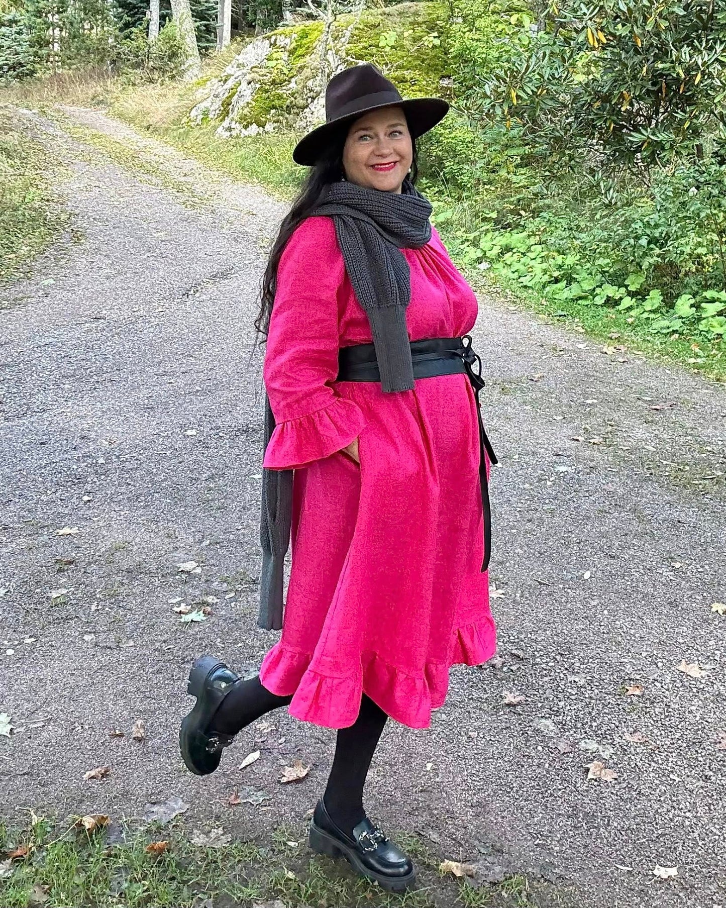 Pellavamekko Vadelma Marie: Ajatonta Kauneutta