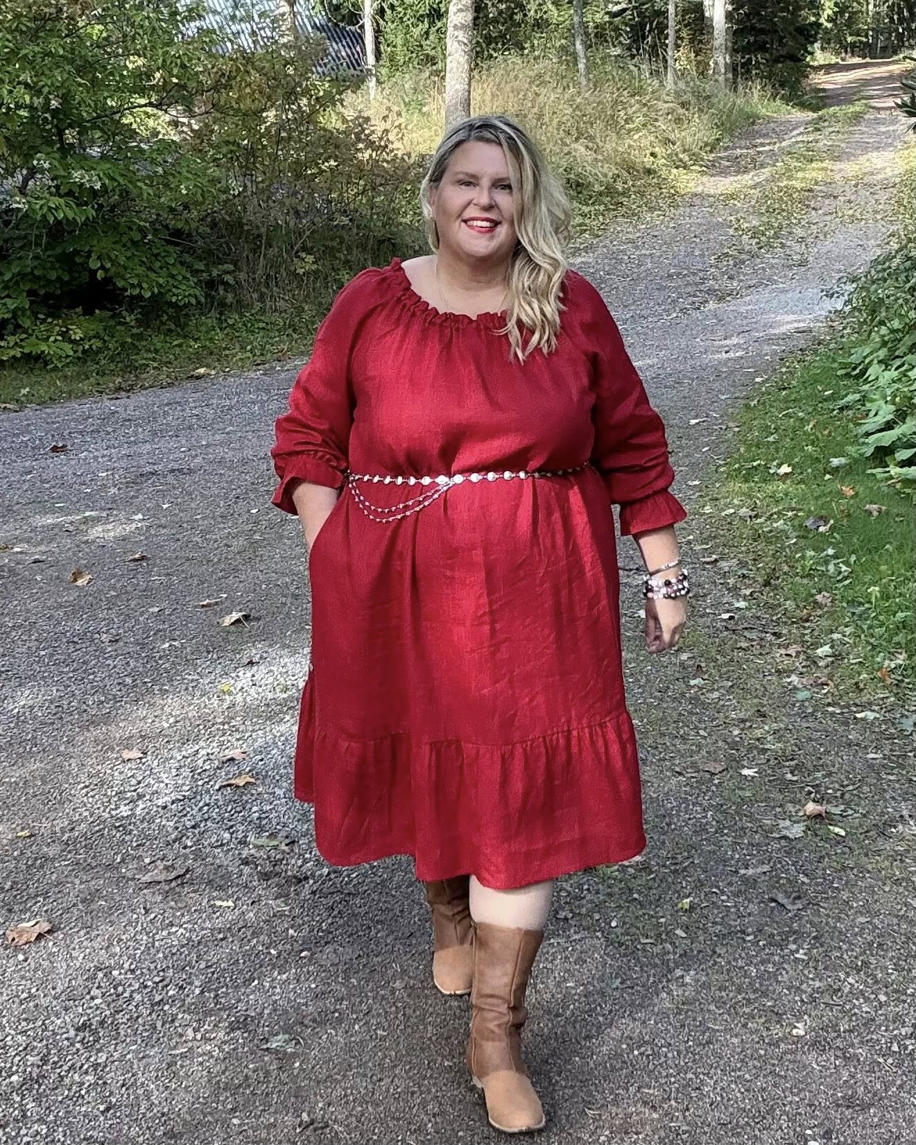 Pellavamekko Punainen Bella: Arjen Eleganssin Pehmeä Syleily 🤍