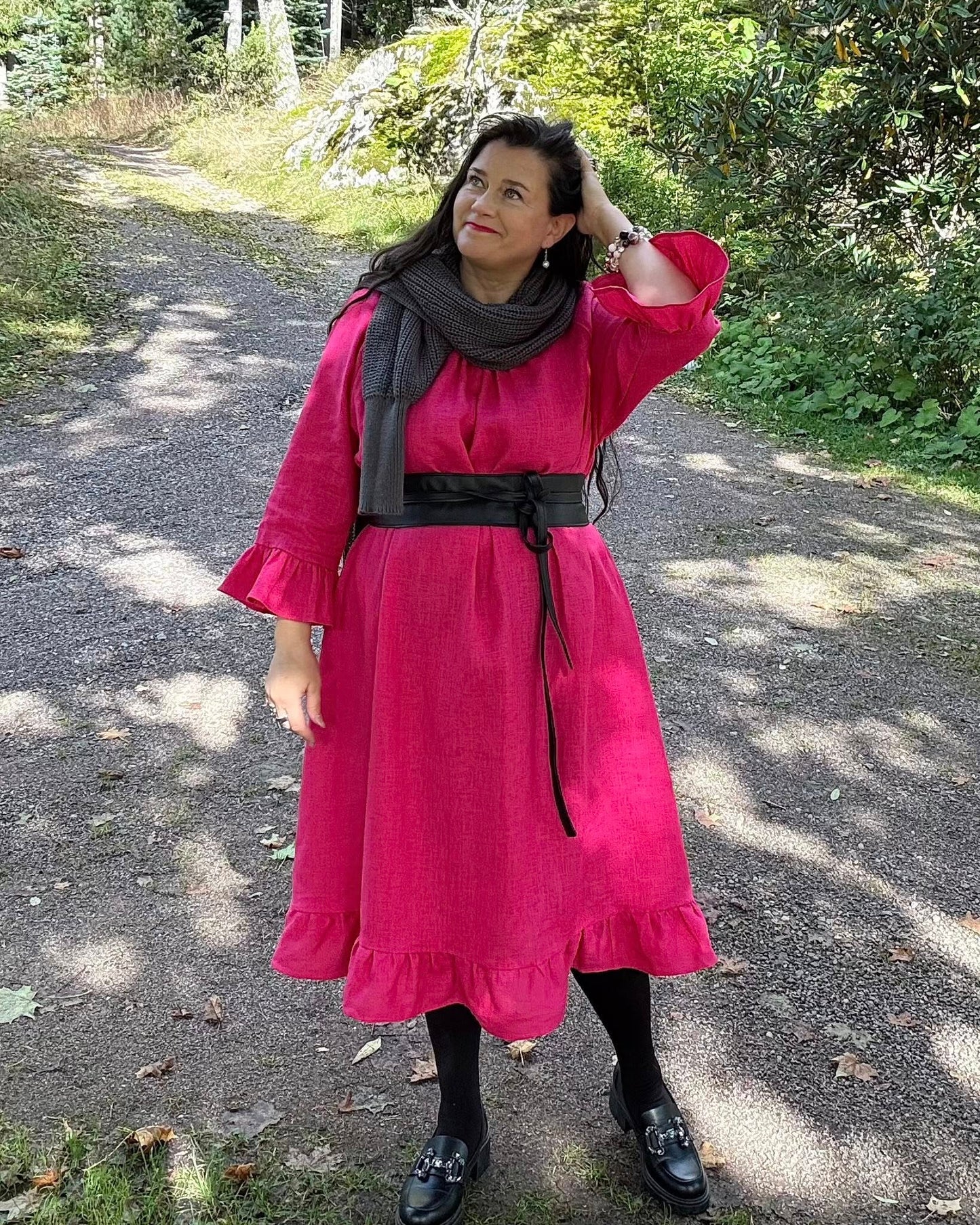 Pellavamekko Vadelma Marie: Ajatonta Kauneutta