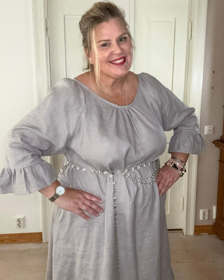 Pellavamekko Vaaleanharmaa Marie: Ajatonta Kauneutta