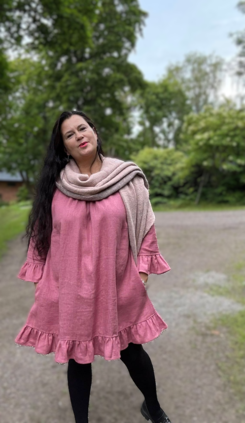 Pellavatunika Rosa: Vapauden Tuntu Kevyessä Pellavassa 🤍