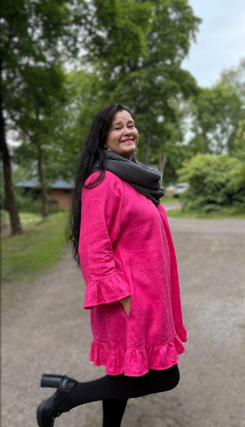 Pellavatunika Vadelma: Vapauden Tuntu Kevyessä Pellavassa 🤍