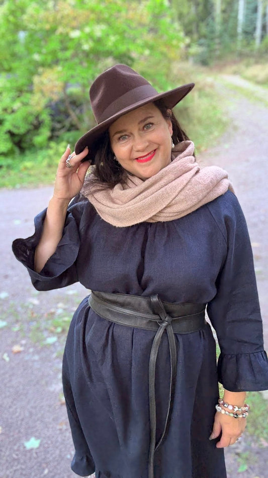 Marie Pellavamekko Tummansininen