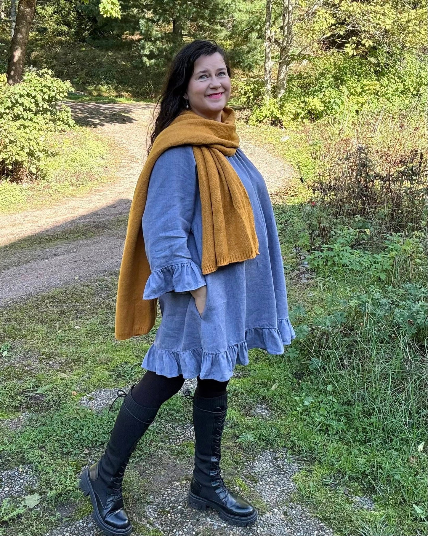 Pellavatunika Siniharmaa: Vapauden Tuntu Kevyessä Pellavassa 🤍