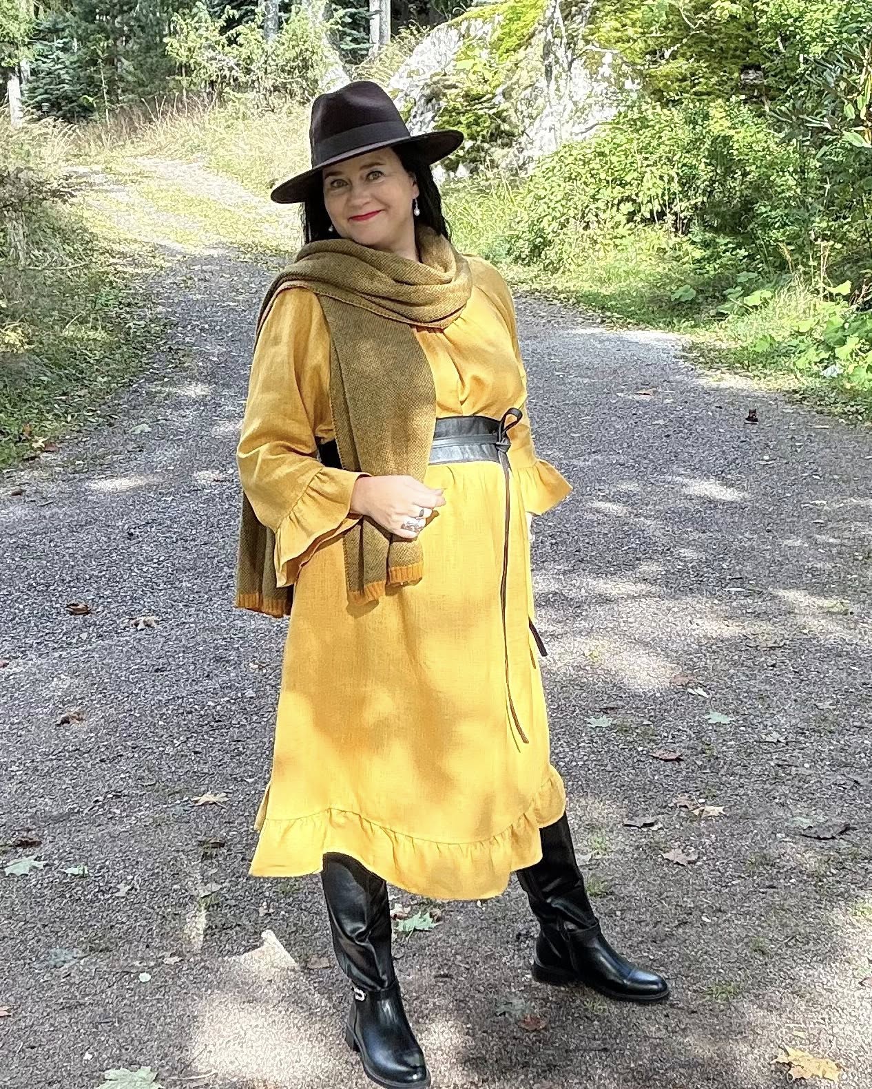 Pellavamekko Keltainen Marie: Ajatonta Kauneutta