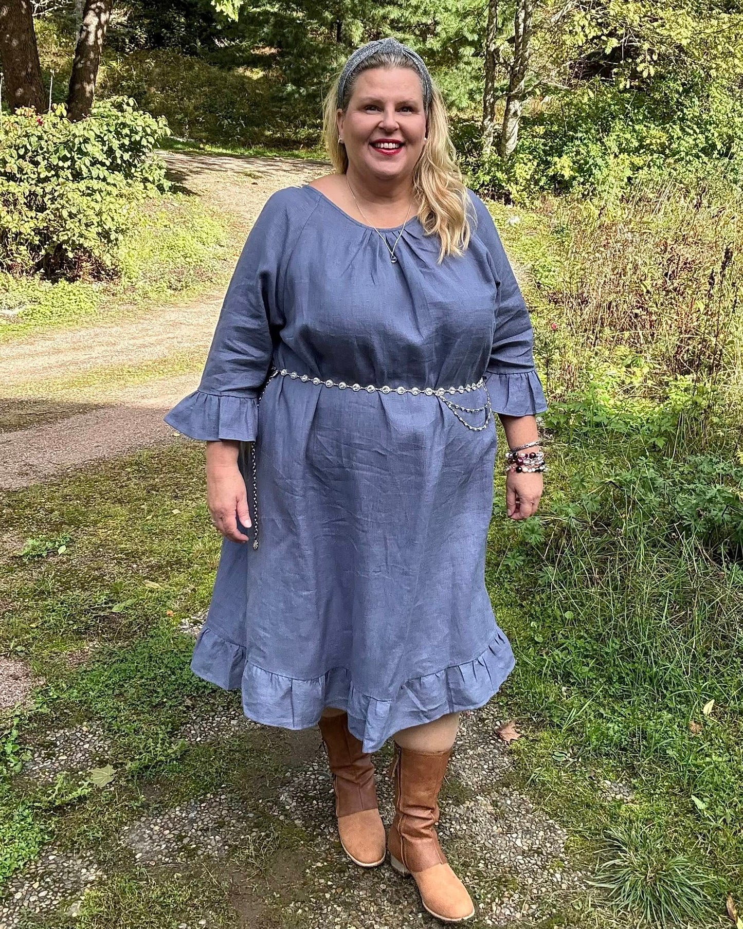 Pellavamekko Siniharmaa Marie: Ajatonta Kauneutta