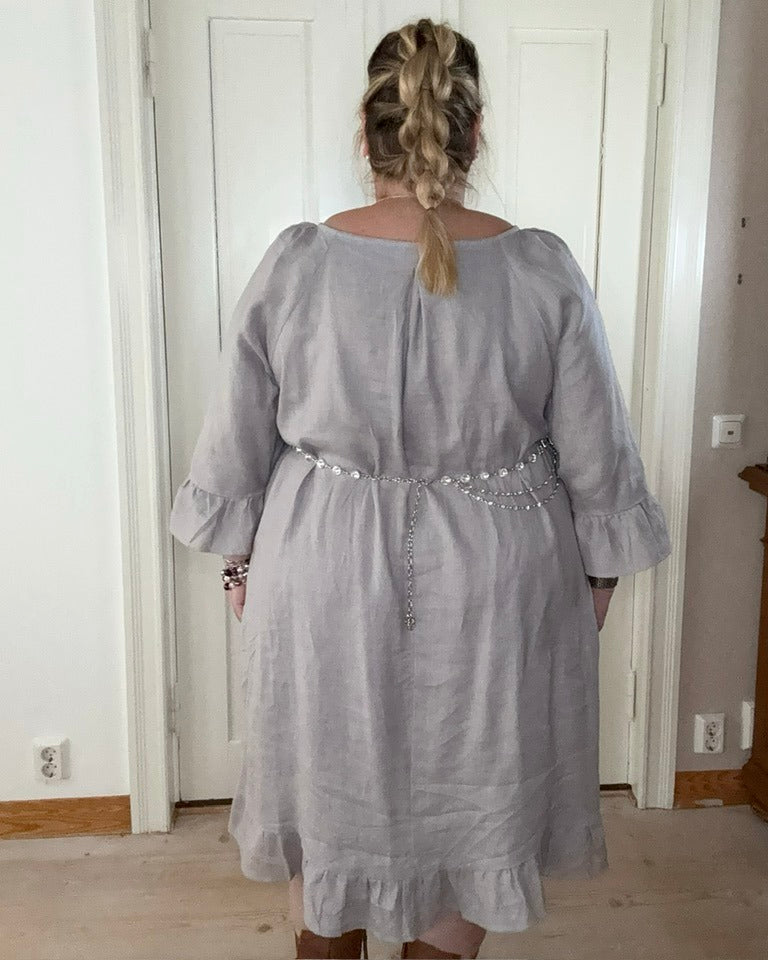 Pellavamekko Vaaleanharmaa Marie: Ajatonta Kauneutta