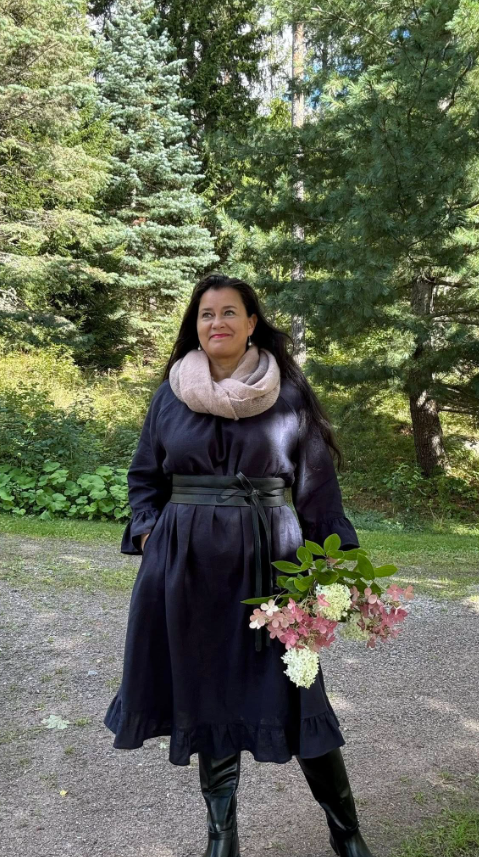 Marie Pellavamekko Tummansininen