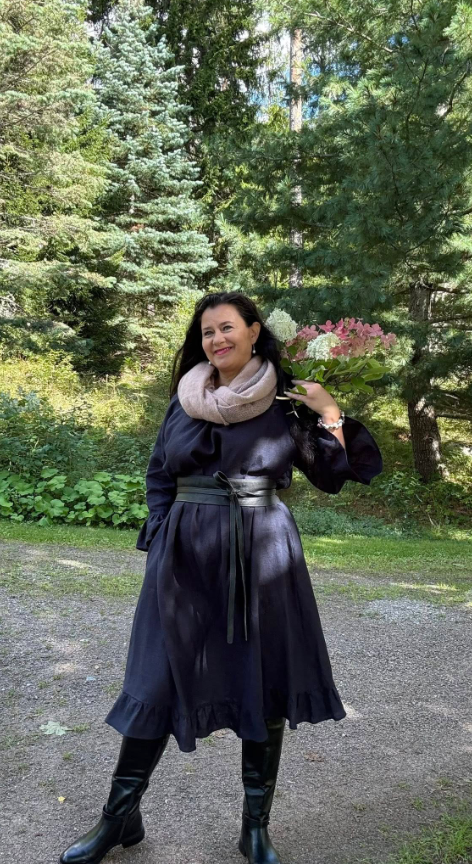 Marie Pellavamekko Tummansininen