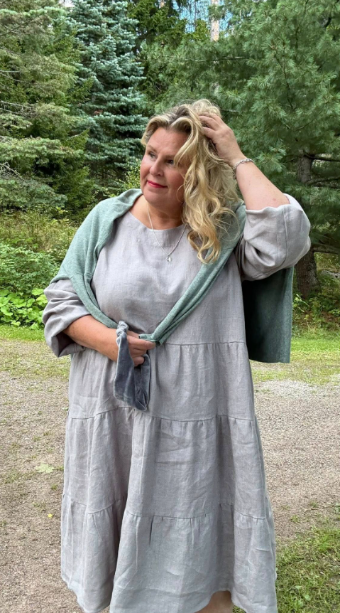 Sofie Pellavamekko Vaaleanharmaa